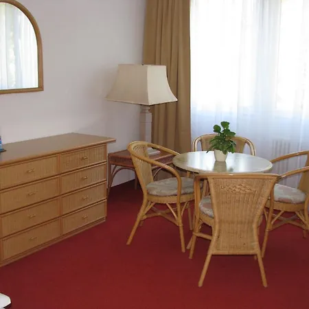 Haus Bismarck Πανσιόν 2*